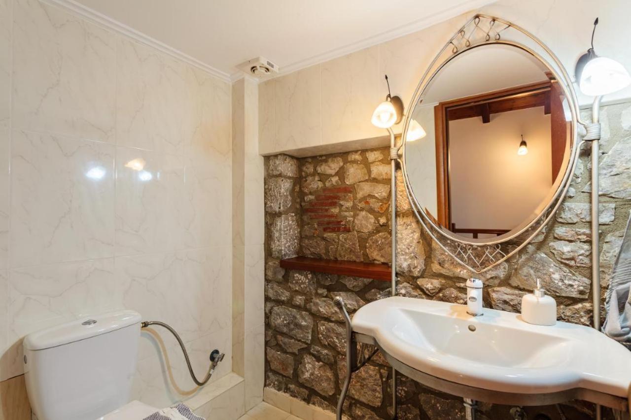 Stone Villas Dukes Parálion Ástros Bagian luar foto