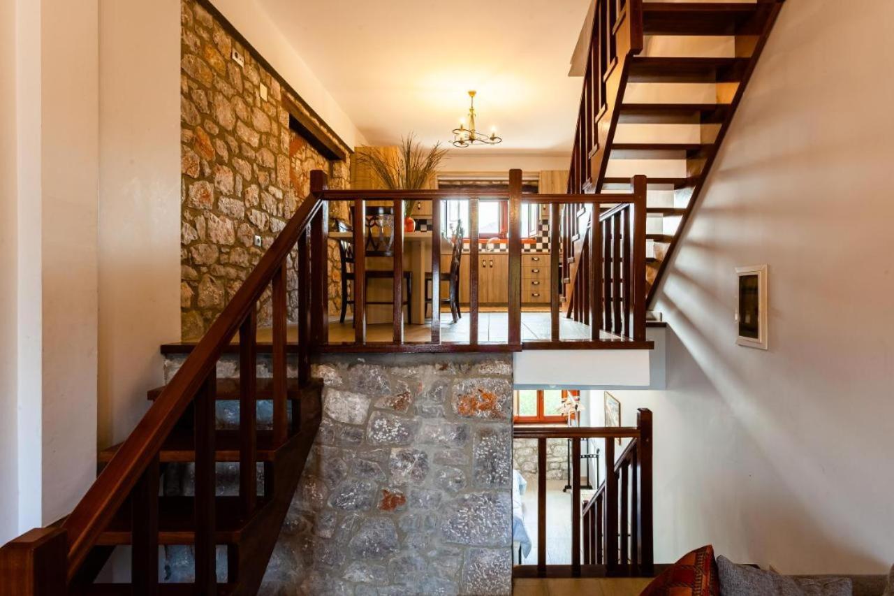 Stone Villas Dukes Parálion Ástros Bagian luar foto
