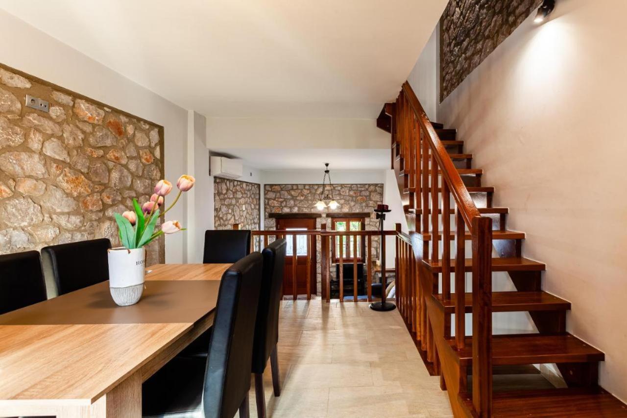 Stone Villas Dukes Parálion Ástros Bagian luar foto