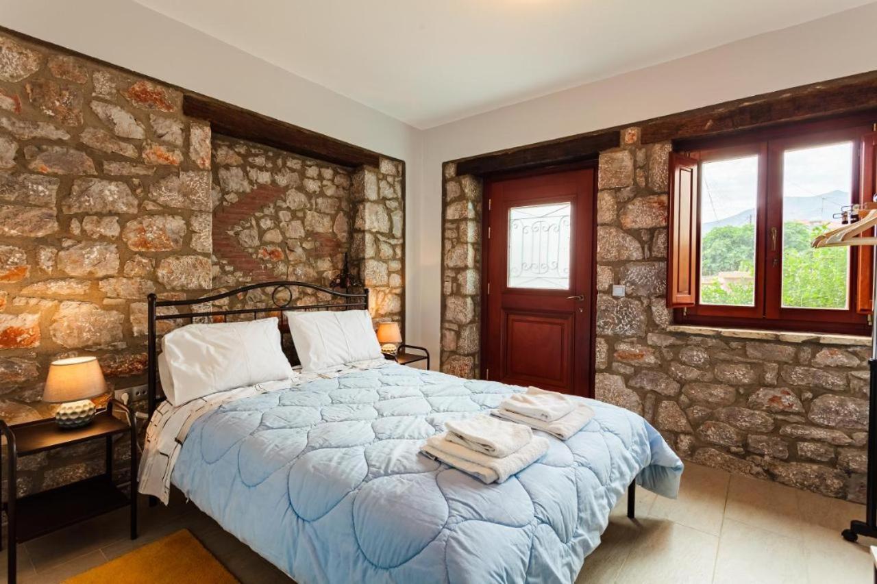 Stone Villas Dukes Parálion Ástros Bagian luar foto